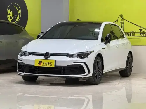 Volkswagen Golf, 2022