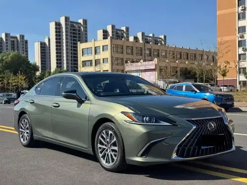 Lexus ES, 2023