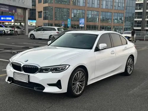 BMW 3-Series, 2022