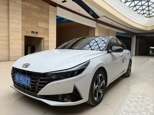 Hyundai Elantra, 2023