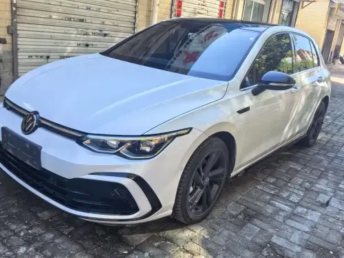 Volkswagen Golf, 2024