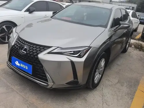 Lexus UX, 2020