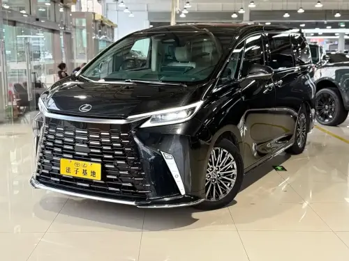 Lexus LM, 2024