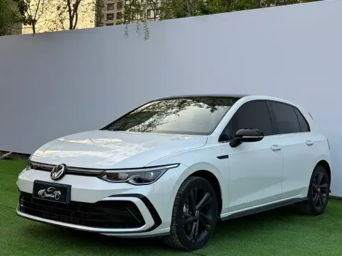 Volkswagen Golf, 2023