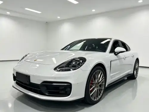 Porsche Panamera, 2023