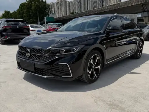 Volkswagen Passat, 2025