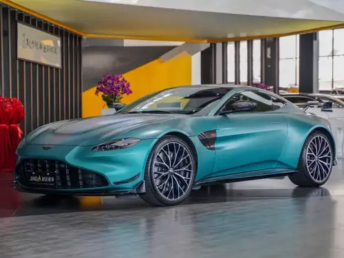 Aston Martin V8 Vantage, 2022