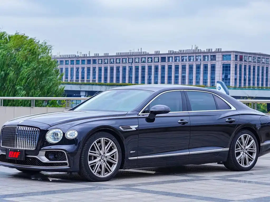 Bentley 飞驰插电混动, 2023