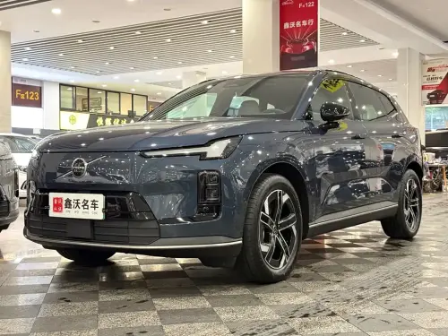 Volvo XC70, 2025