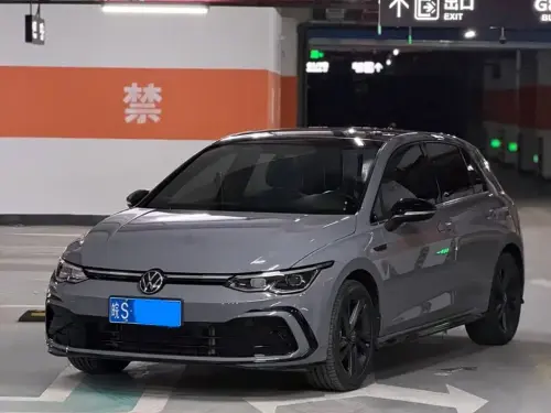 Volkswagen Golf, 2023