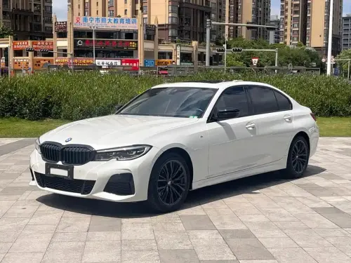 BMW 3-Series, 2022