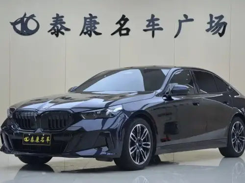 BMW 5-Series, 2026