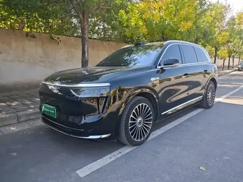 AITO M8, 2025