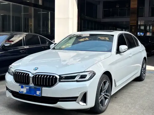 BMW 5-Series, 2022