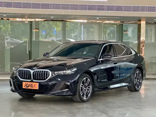 BMW 5-Series, 2026