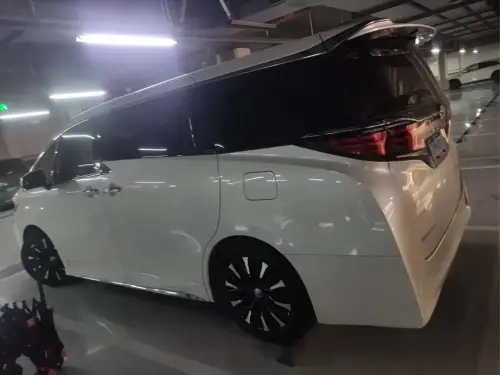 Toyota Alphard, 2024