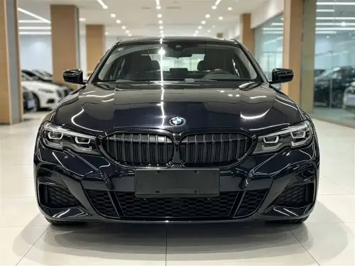 BMW 3-Series, 2022