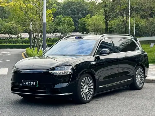 AITO M9, 2025