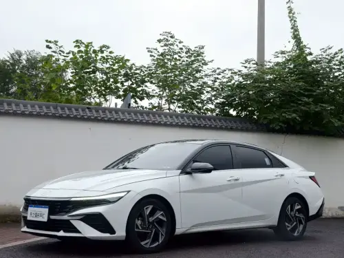 Hyundai Elantra, 2024