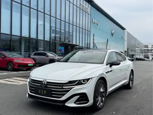 Volkswagen CC, 2024