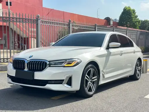 BMW 5-Series, 2022