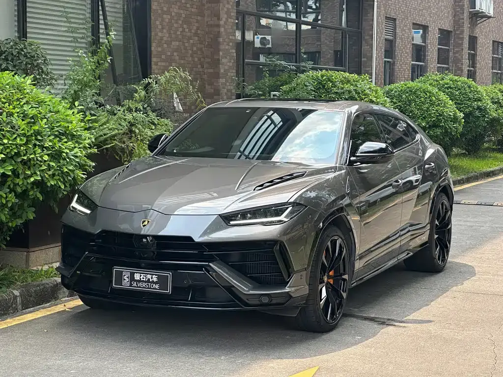 Lamborghini Urus, 2024