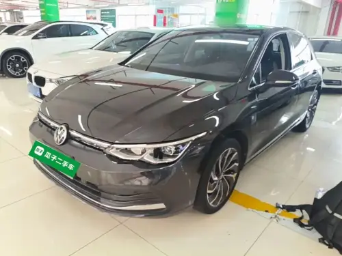Volkswagen Golf, 2022
