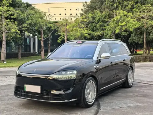 AITO M9, 2025