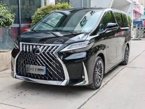 Lexus LM, 2022