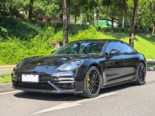 Porsche Panamera, 2022