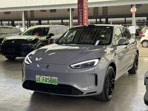 AITO M5, 2025