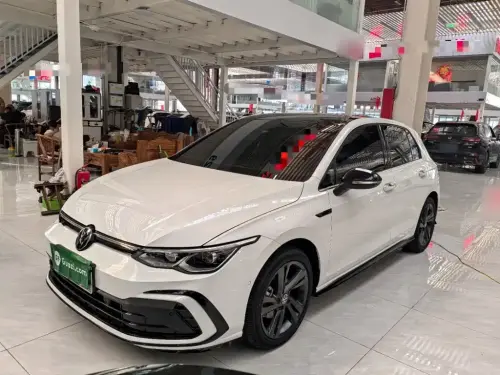 Volkswagen Golf, 2022