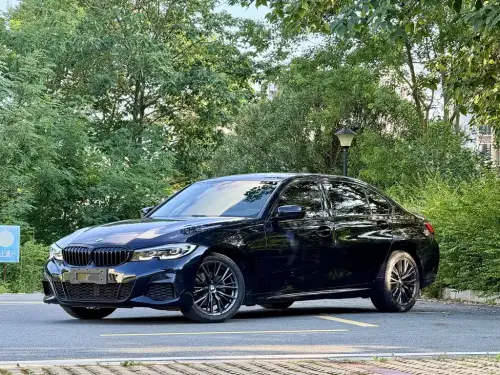 BMW 3-Series, 2022