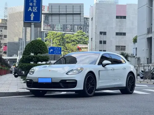 Porsche Panamera, 2022