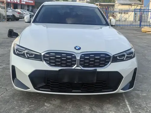 BMW 3-Series, 2025