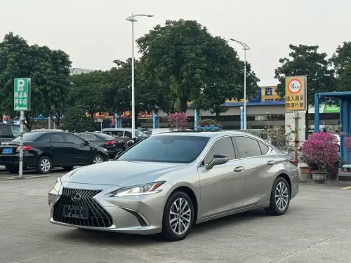 Lexus ES, 2024