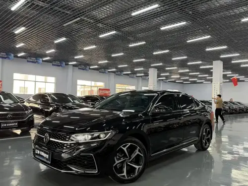 Volkswagen Passat, 2025