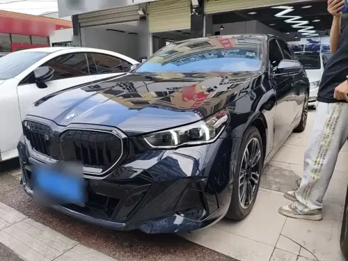 BMW 5-Series, 2026