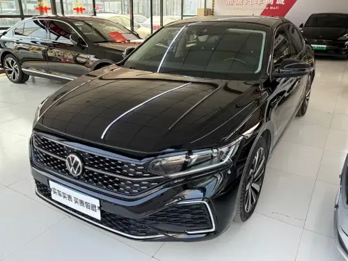 Volkswagen Passat, 2022