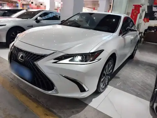 Lexus ES, 2024