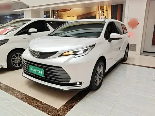 Toyota Sienna, 2025
