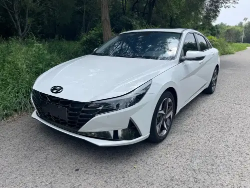 Hyundai Elantra, 2023