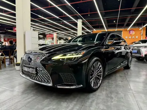 Lexus LS, 2022