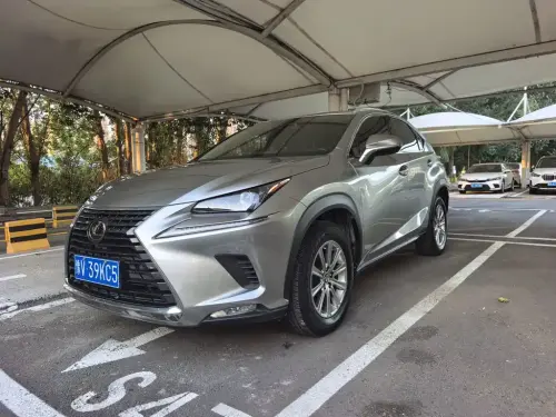 Lexus NX, 2021