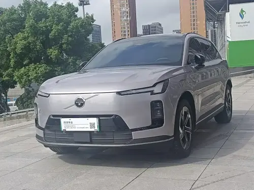 Volvo XC70, 2025