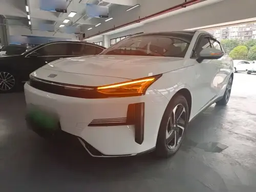 Geely Galaxy L6, 2024