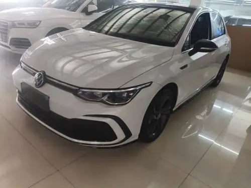 Volkswagen Golf, 2022