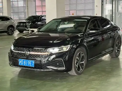 Volkswagen Passat, 2022