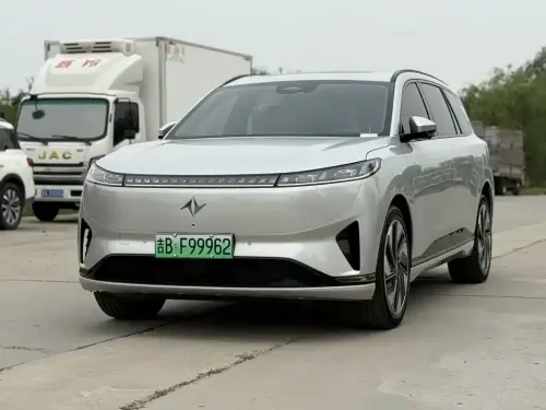 Dongfeng eπ008, 2025