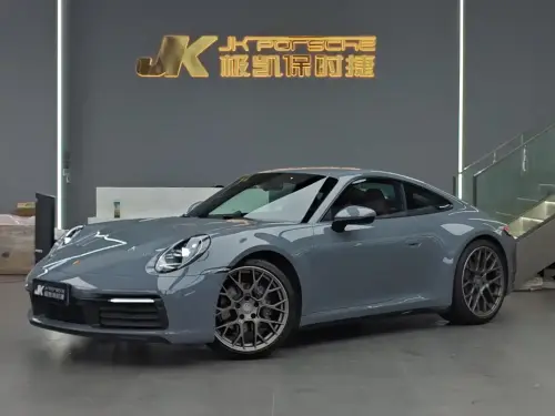 Porsche 911, 2025